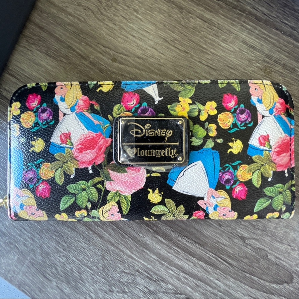 RARE Disney Loungefly Alice Wonderland Zip Card Wallet Floral